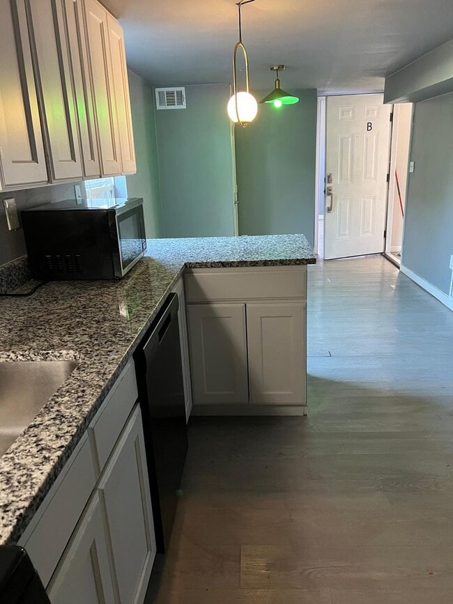 The Vernon - The Vernon Apartment