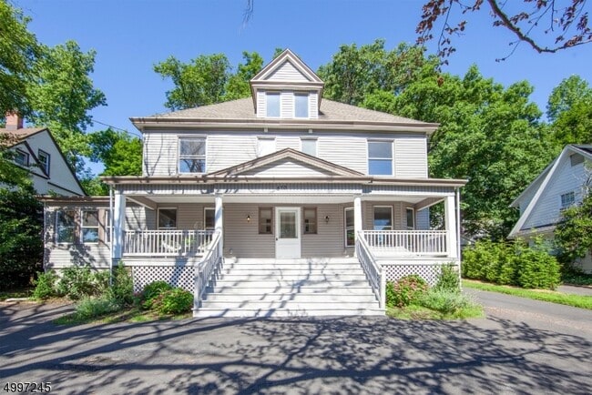 Building Photo - 570 Upper Mountain Ave