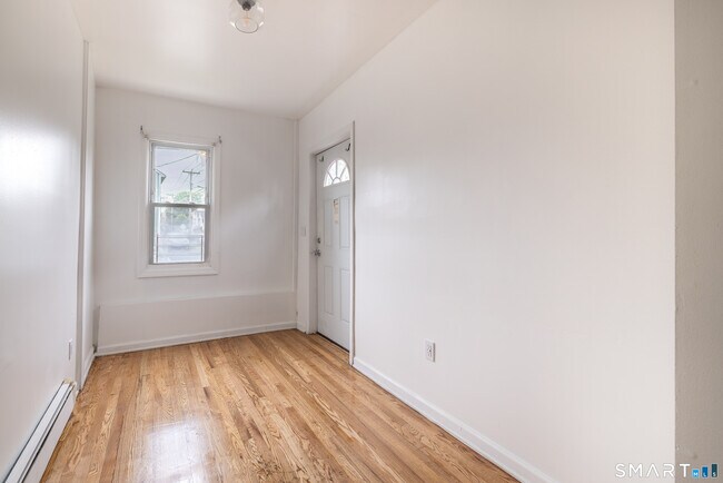 Foto del edificio - 1254 Pembroke St