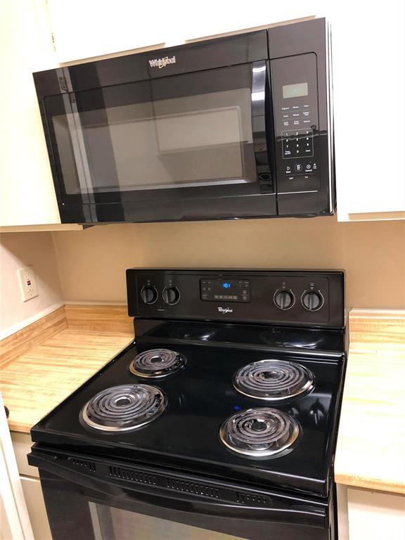 Building Photo - 9443 Pagewood Ln