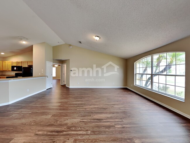 Building Photo - 1005 Sandhill St