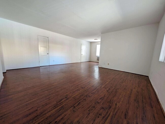 Building Photo - 1034 N Martel Ave
