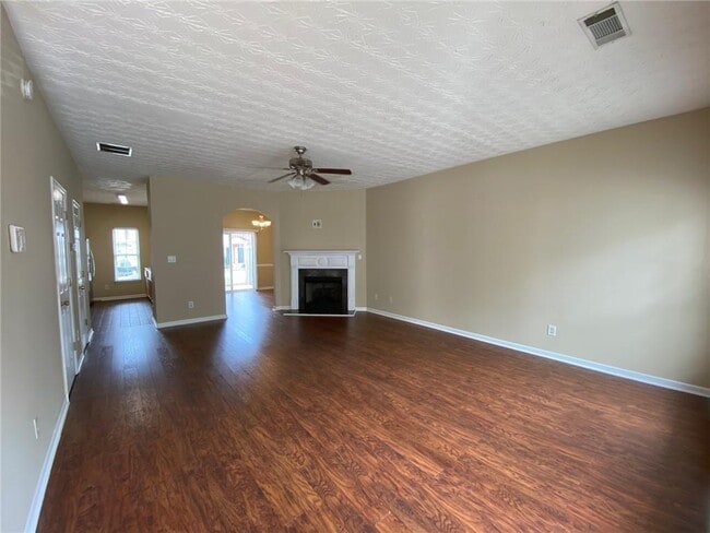 Building Photo - 646 Kenridge Dr
