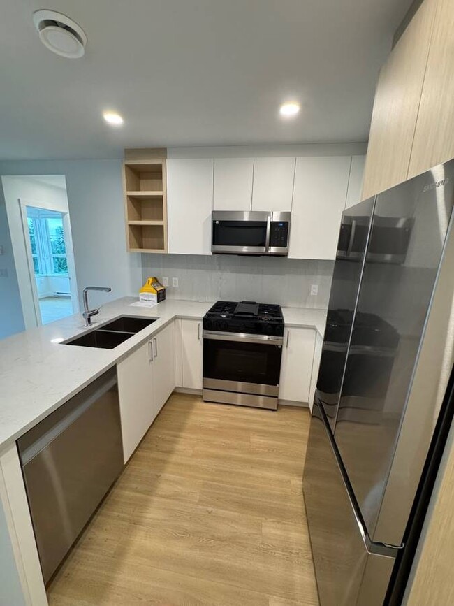 Photo du bâtiment - 723 Grover Av