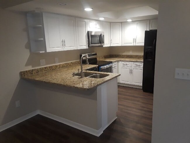 Building Photo - 1503 Challenger Ct W