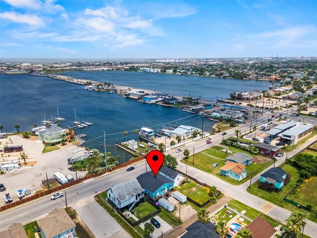 Foto del edificio - 6203 Heards Ln