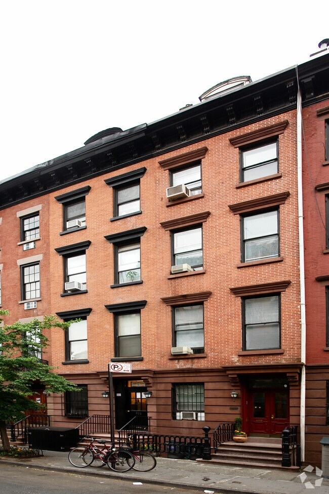 Building Photo - 406 W 22nd St