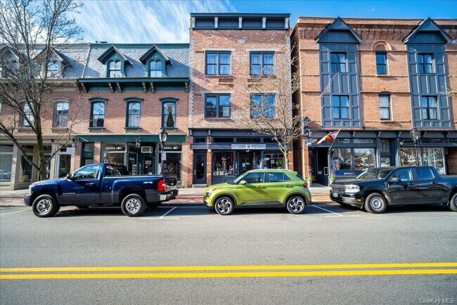 Building Photo - 175 Main St