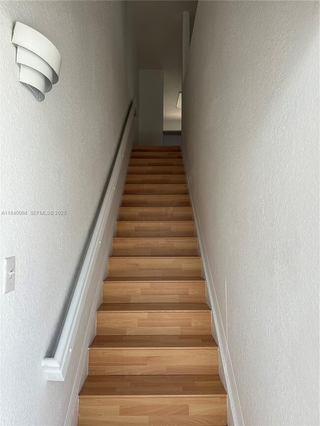 Foto del edificio - 5705 NW 109th Ave