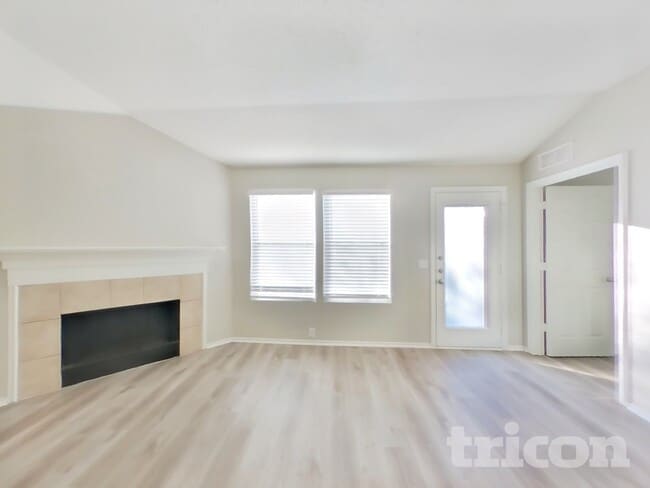 Building Photo - 4512 Merlot Dr