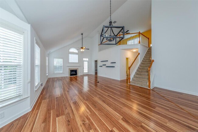 Foto del edificio - 5292 Queen Bishop Ln