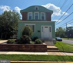 Building Photo - 2 E Mill Rd
