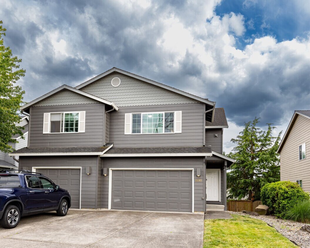 Three bedroom townhouse in Camas. Built i... - Three bedroom townhouse in Camas.  Built i...