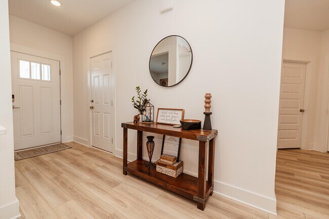 Building Photo - 107 Blooming Cv