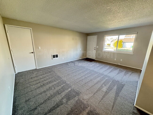 Foto del edificio - 3690 NE 8th St