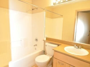 Building Photo - Great Studio Condo unit right between Capi...
