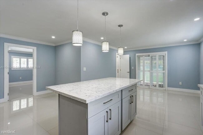 Building Photo - 3 br, 3 bath House - 1747 SW 21st St # 0