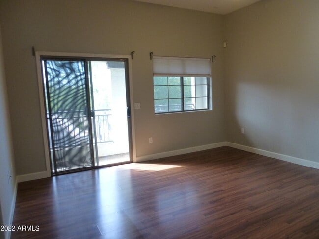 Foto del edificio - 2727 N Price Rd