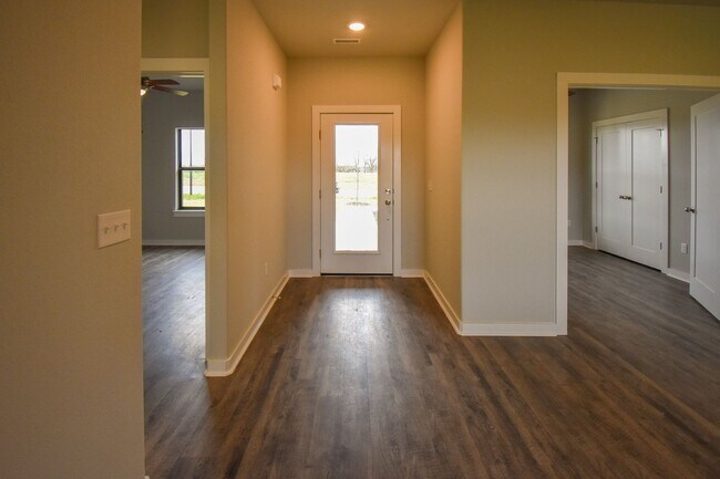 Foto del edificio - 4 Bedroom 2 Bathroom Home In Farmington, AR.