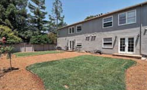 Building Photo - 702 Clara Dr
