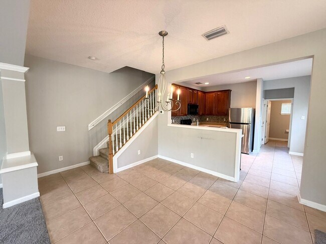 Foto del edificio - Beautiful End-Unit Townhome for Rent in Wo...