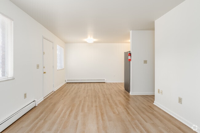 2BR, 1BA - 768SF - Living Room - The Anna Apartments