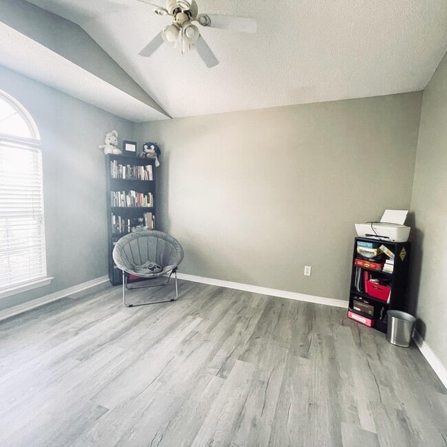 Building Photo - 931 Ibis Way