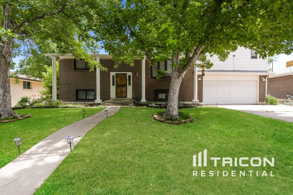 Foto principal - 4486 S Utica St