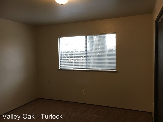 Building Photo - 1097 N Olive Ave