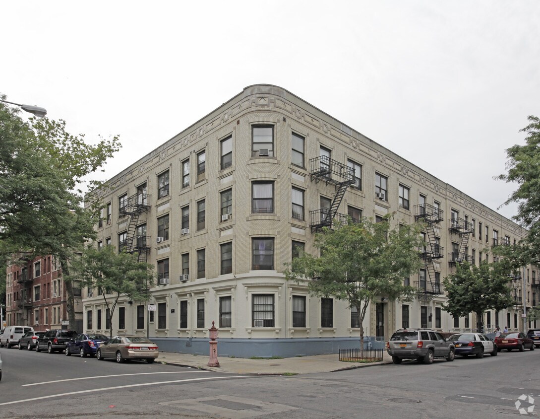 Primary Photo - 79 Woodruff Ave
