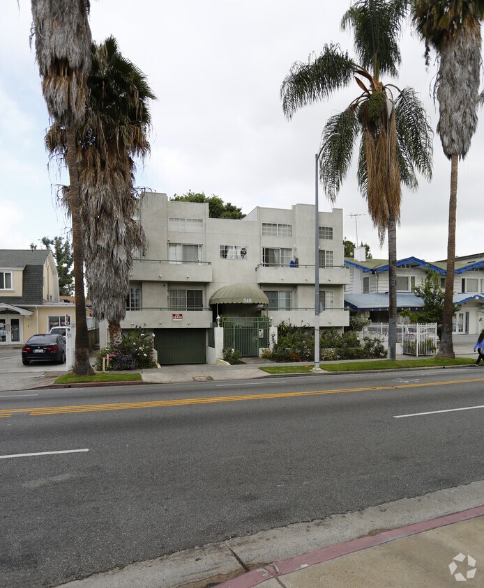 Foto del edificio - 549 S Wilton Pl
