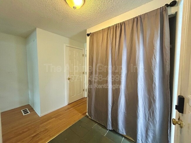Building Photo - 4905 SW 152nd Ave