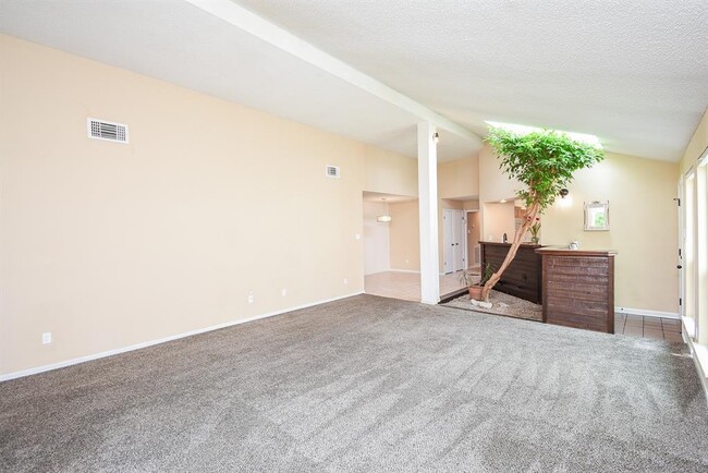 Building Photo - 11823 Zarroll Dr