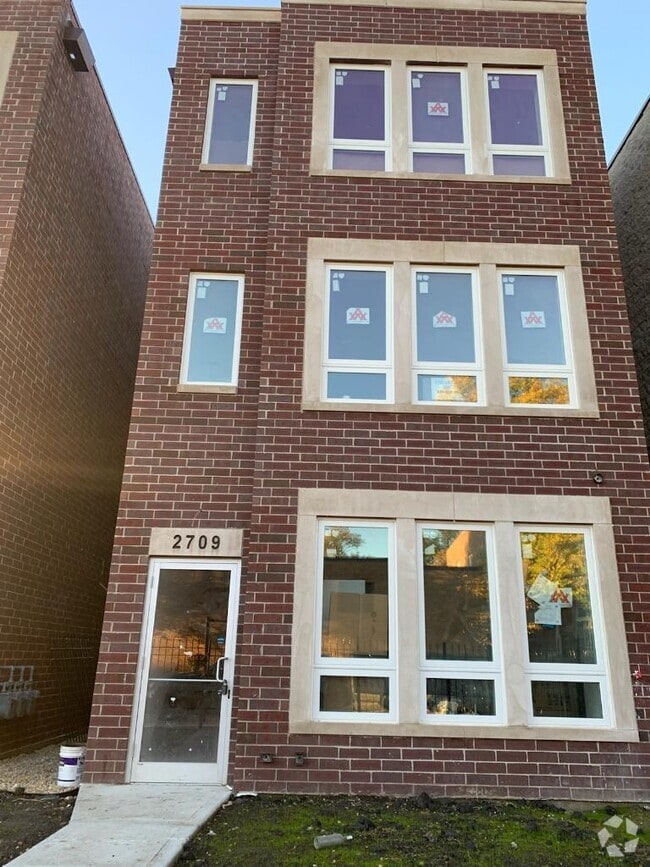 Building Photo - 2709 W Polk St