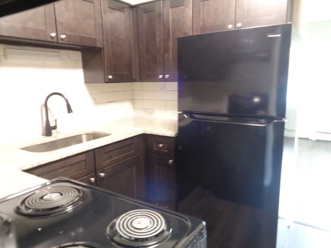 Building Photo - 1340 N Main St