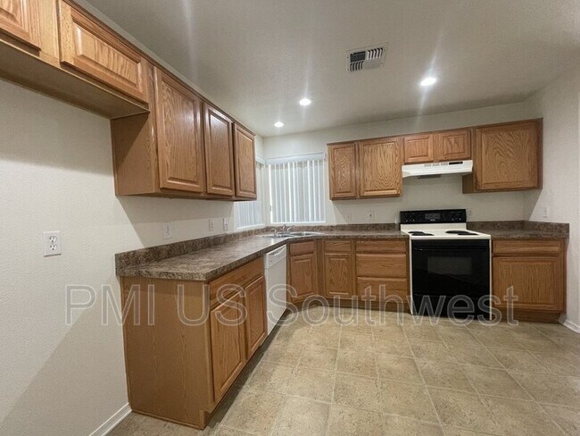 Foto del edificio - 823 Baseline Rd