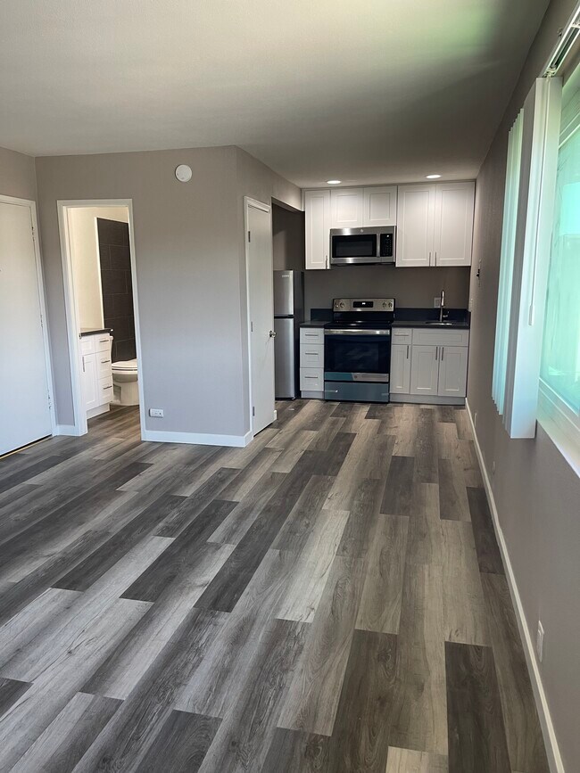 The Hamilton Apartments in Costa Mesa, CA