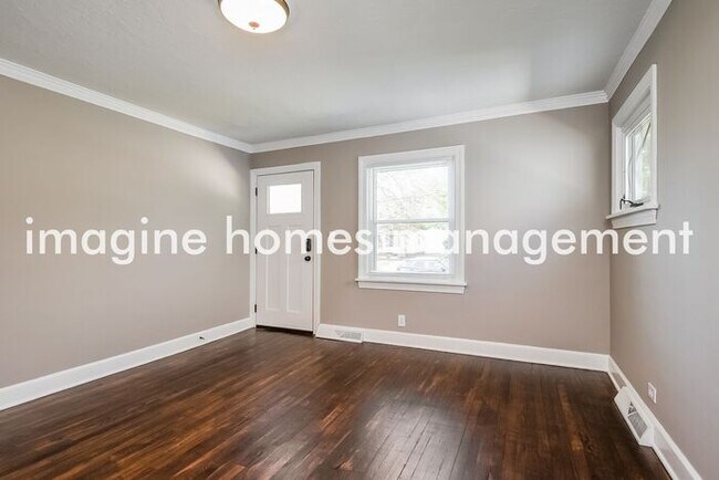 Foto del edificio - 1329 Elmwood Road