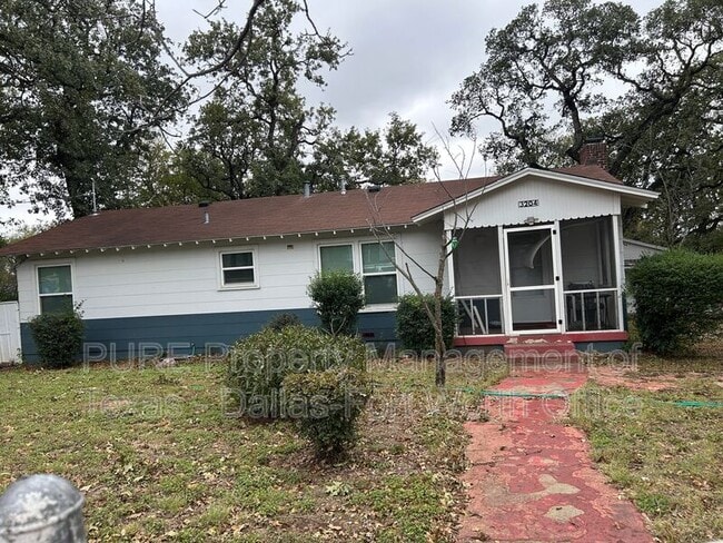 Photo - 3204 Grayson St House