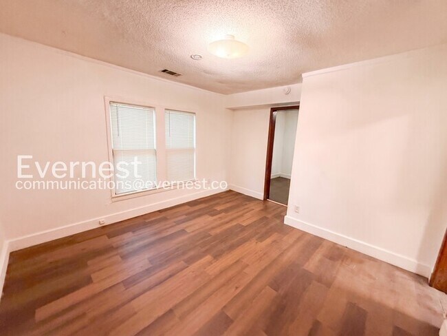 Foto del edificio - 1233 Elm Ave