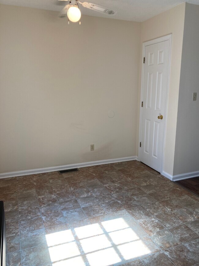Despensa - 2533 Jersey Ct
