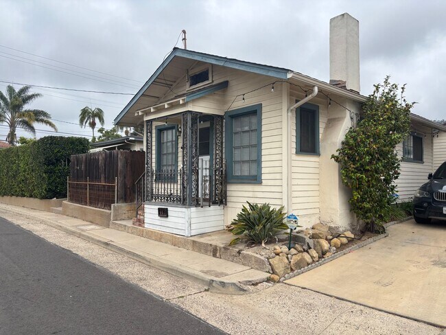 Foto del edificio - Charming One-Bedroom Retreat in Prime Santa Barbara Location