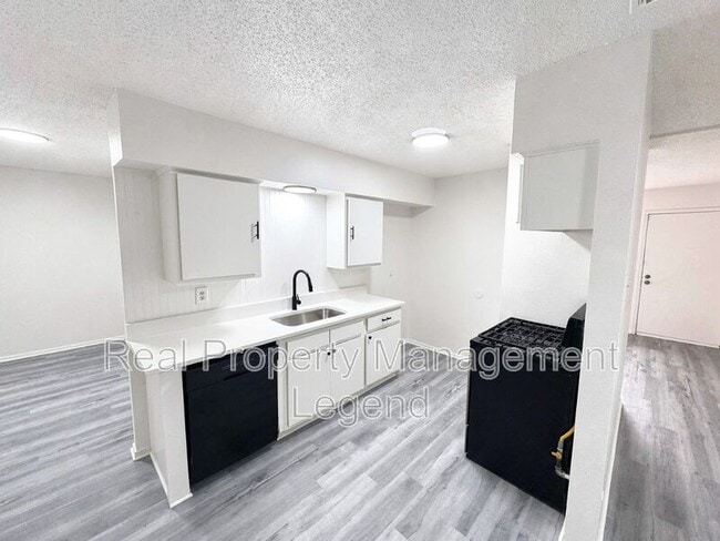 Foto del edificio - 1021 Irene Dr