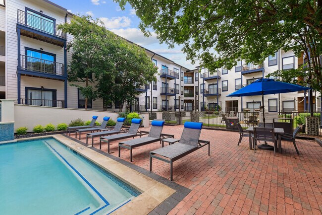 Resort-Style Pool - The Link at Plano