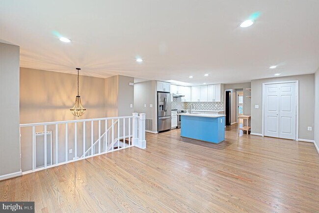 Foto del edificio - 9705 Locust Hill Dr