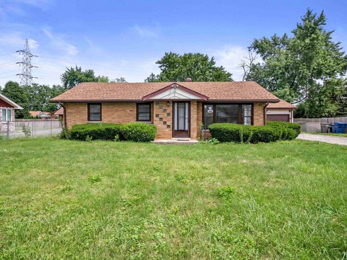 9423 S 76th Ct, Hickory Hills, IL 60457 House for Rent in Hickory