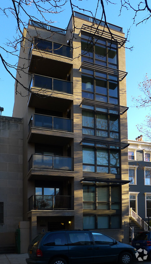 Building Photo - 357 Dean St