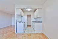 Photo principale - 2223 Eglinton Ave
