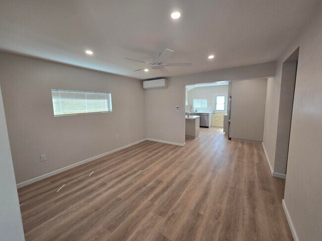 Foto del edificio - 4062 Ingalls St