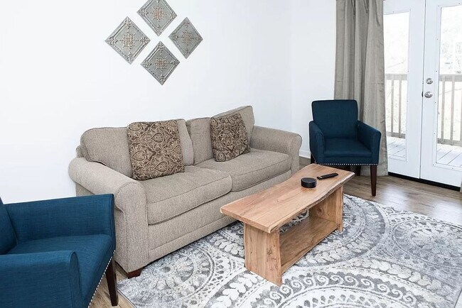 Building Photo - Downtown Franklin Furnished 2BR Condo